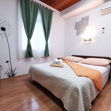 Guest House Il Giardino Duplancic Split Exterior foto